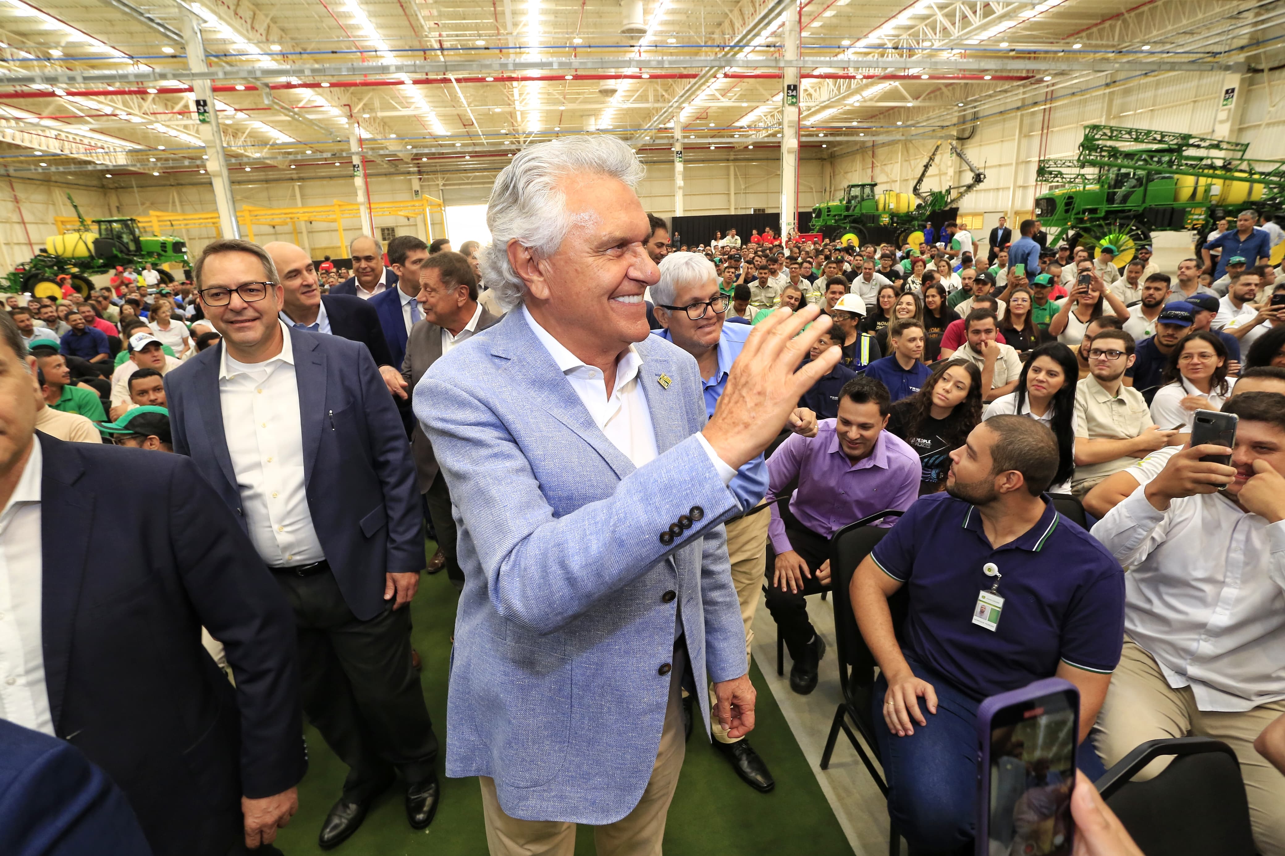 Caiado preside assembleia de governadores em Brasília